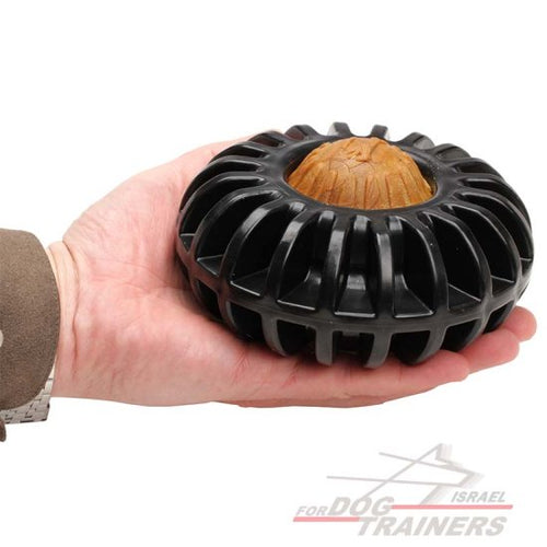 צעצוע בצורת גלגל דיספנסר חטיפים מגומי מיוחד לגזעי כלבים גדולים - FOR DOG TRAINERS- ISRAEL