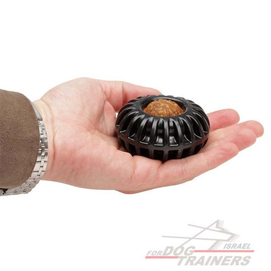 צעצוע בצורת גלגל דיספנסר חטיפים מגומי מיוחד לגזעי כלבים קטנים - FOR DOG TRAINERS- ISRAEL