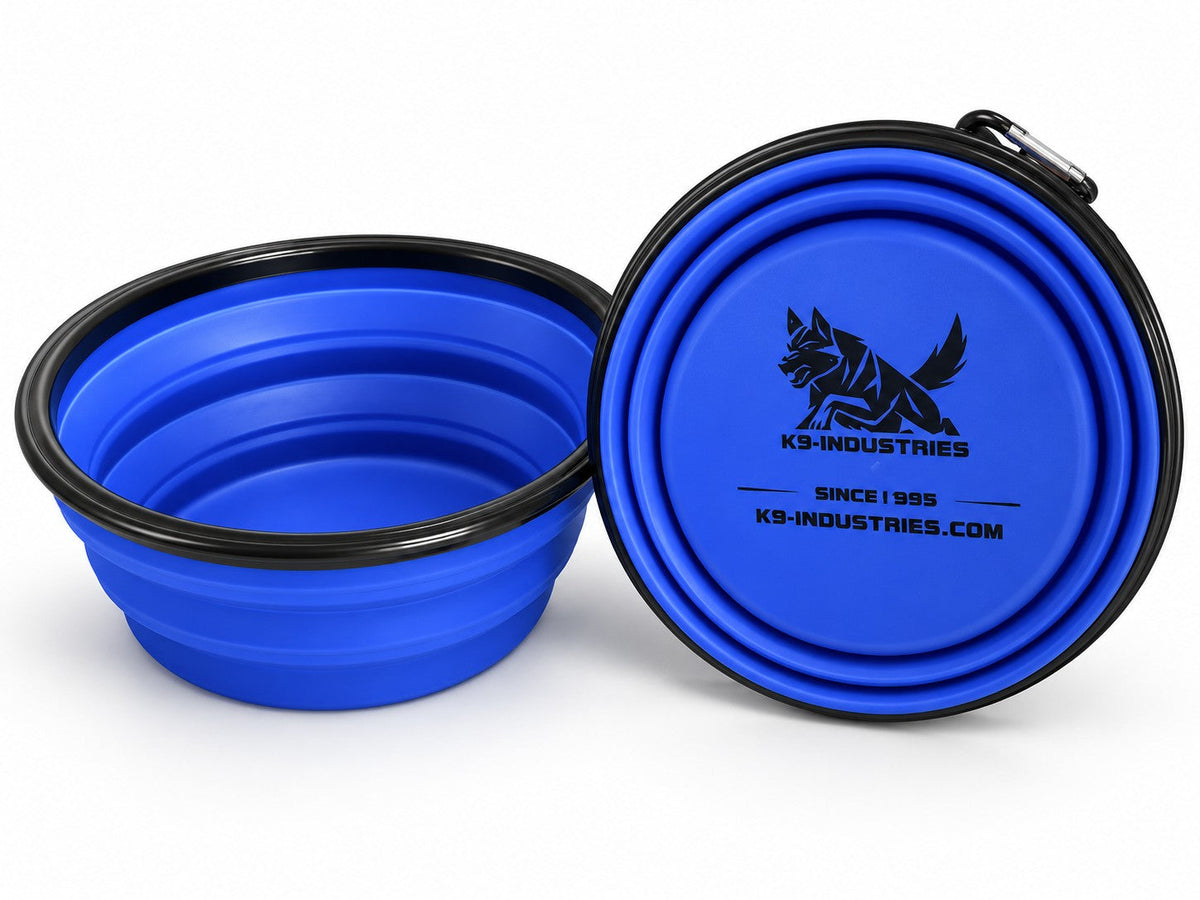 קערת מים מתקפלת לכלב K9-Industries 650 מ"ל בכחול, פתוחה ומקופלת עם וו ברזל