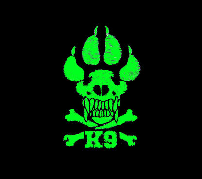 פאץ' גולגולת K9 זוהר בחושך - תצוגה בחשכה - FOR DOG TRAINERS ישראל