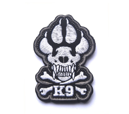 פאץ' גולגולת K9 עם כף כלב זוהר בחושך עם סקוץ' - FOR DOG TRAINERS ישראל